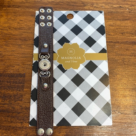 Magnolia and Vine Curlicue Leather bracelet, brown, holds one original snap, new - Picture 1 of 5